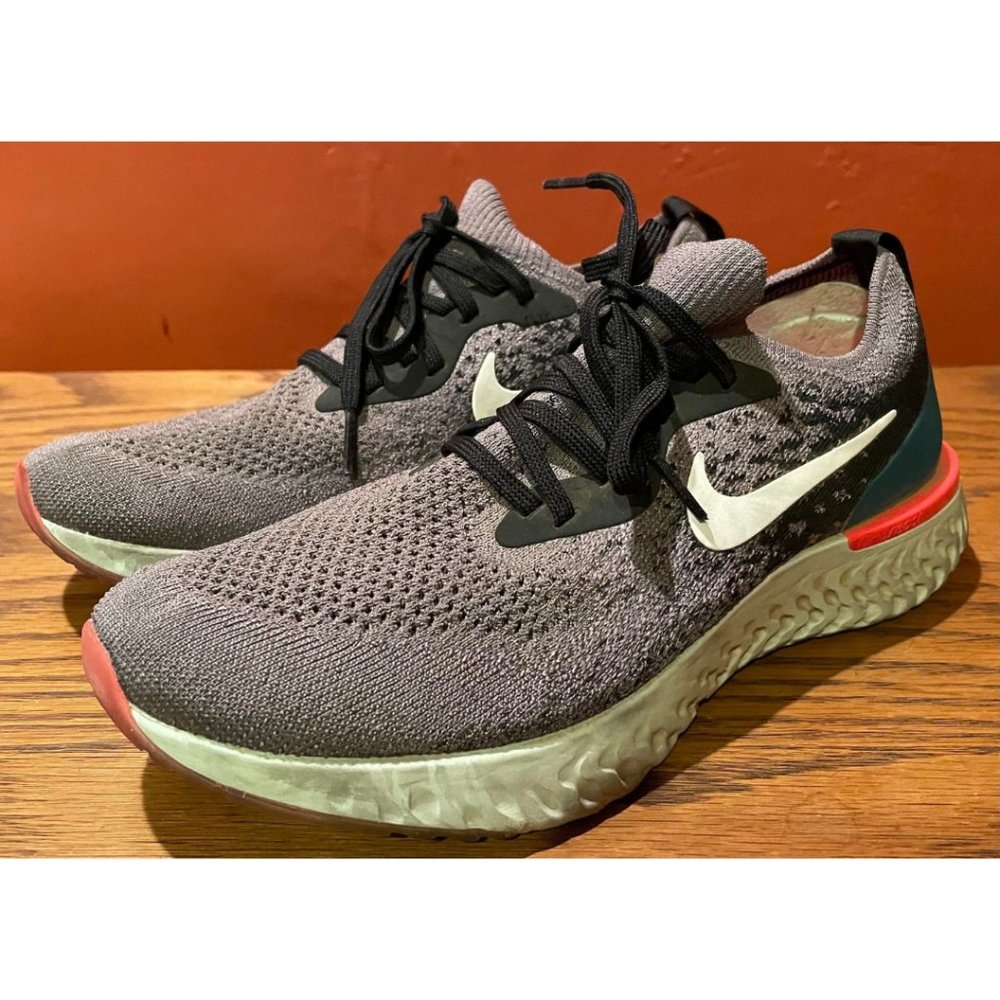 Nike Womens Epic React Flyknit Size 9 AQ0070-010 Gray Running Shoes Sneakers